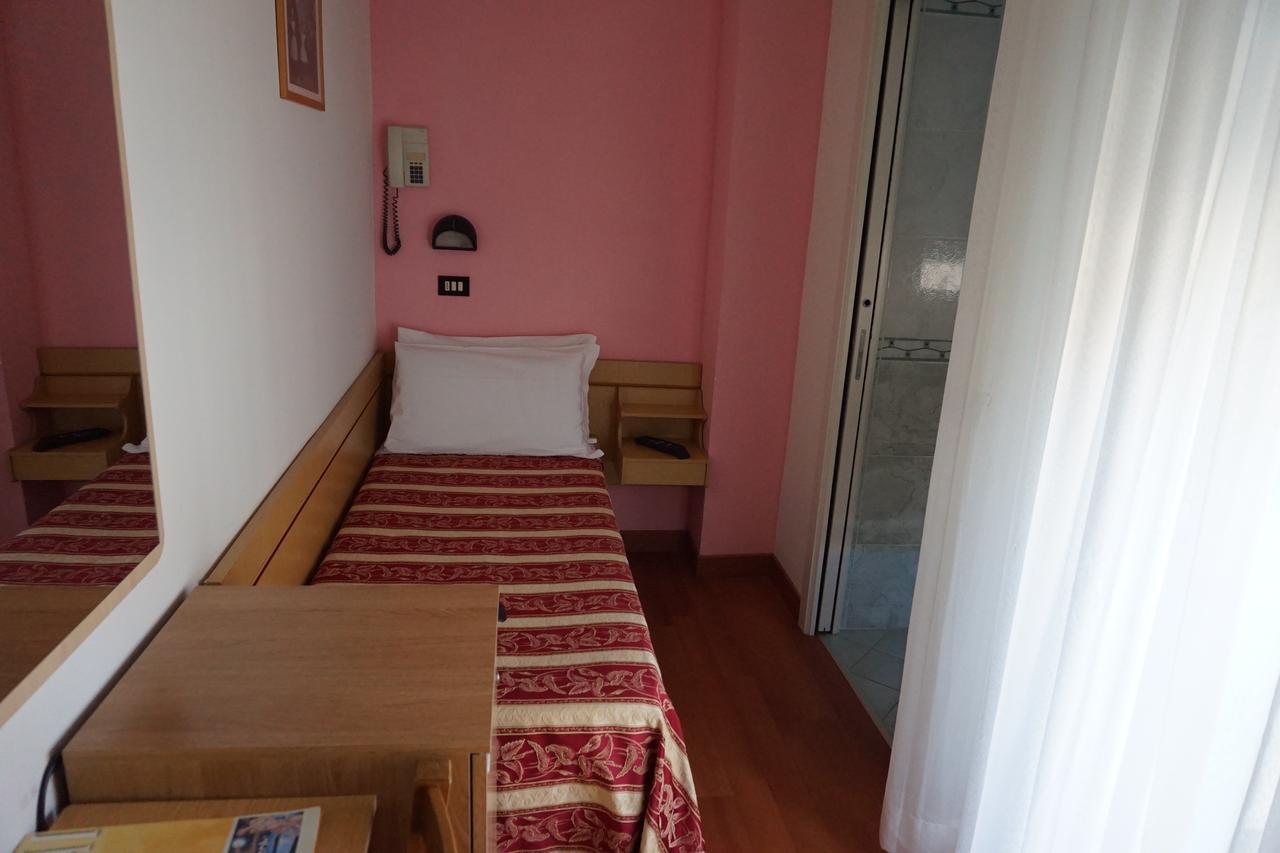 Hotel Angelus Rimini Ngoại thất bức ảnh