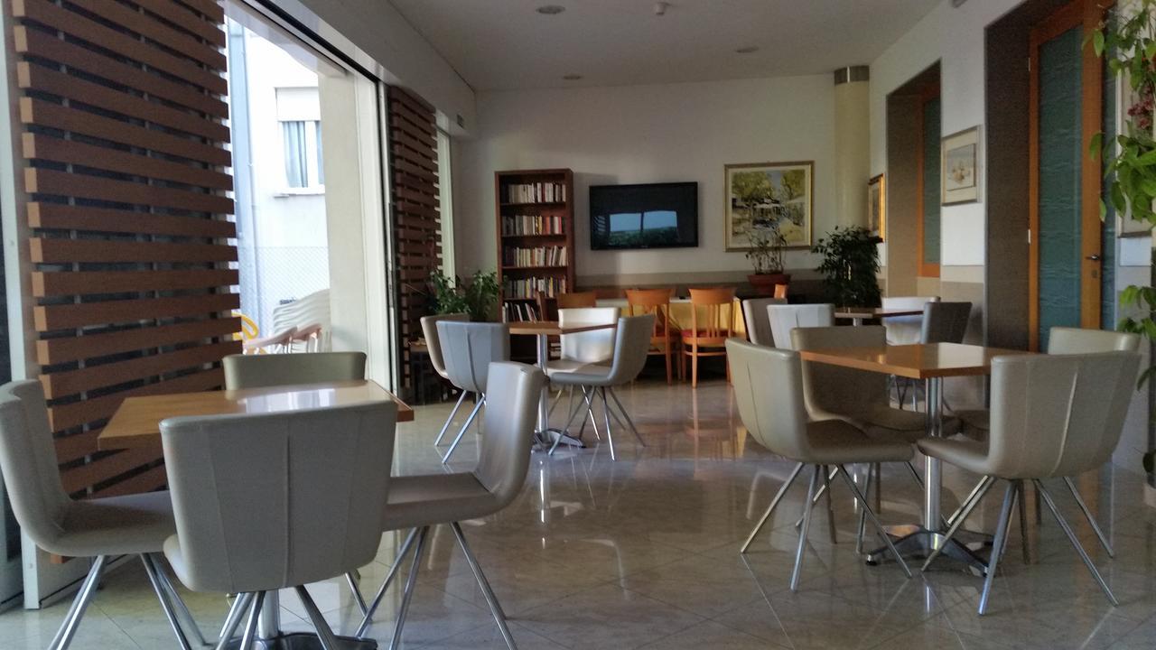 Hotel Angelus Rimini Ngoại thất bức ảnh